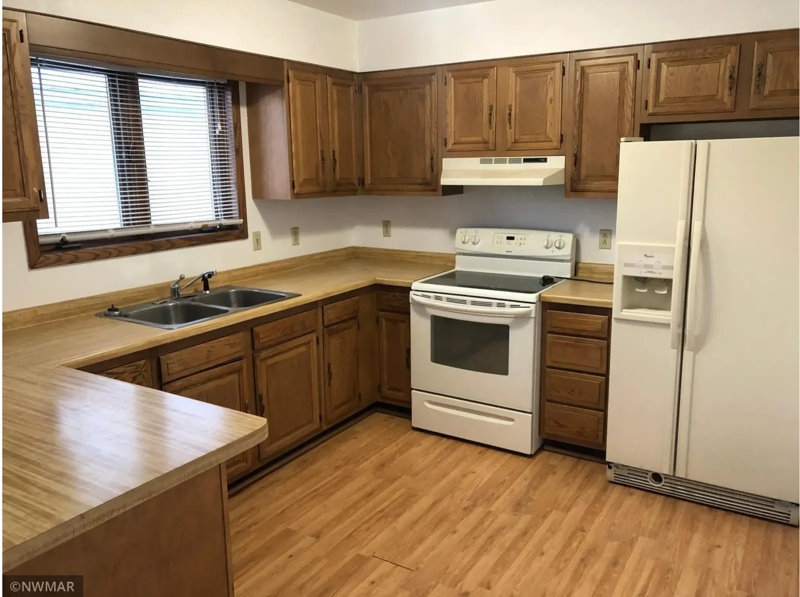 122 Vance Avenue North, photo 1 of 3