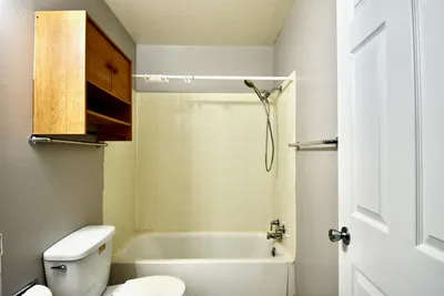 413 4th Avenue East, Unit 1, photo 7 of 8