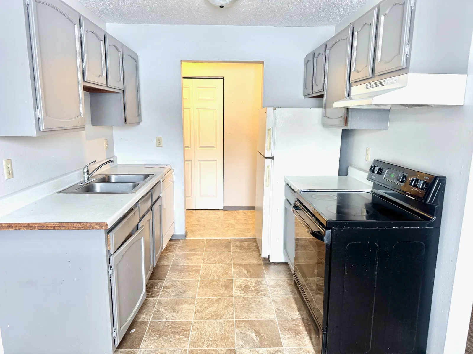 1402 32nd Street South, Unit 105, photo 1 of 4
