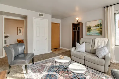 407 4th Avenue East, Unit 3, photo 2 of 8