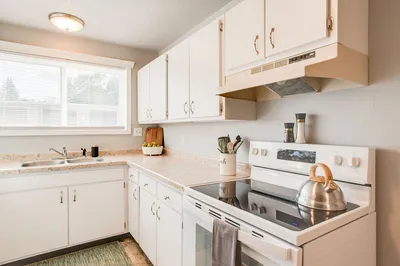 102 5th Street East, Unit 1, photo 6 of 12
