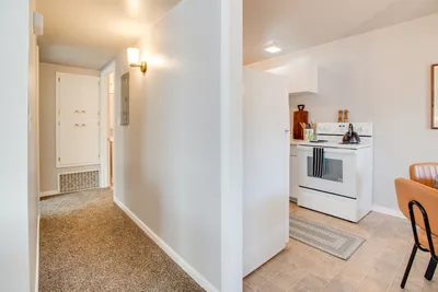 407 4th Avenue East, Unit 3, photo 3 of 8