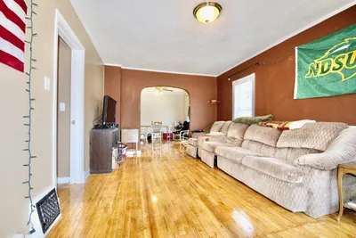 721 8th Avenue North, photo 2 of 11