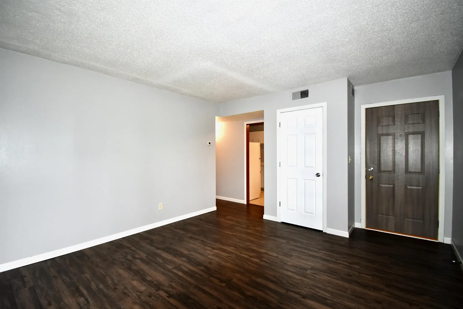 413 4th Avenue East, Unit 1, photo 1 of 8