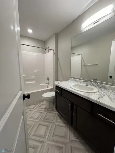 5827 41st Street South, photo 4 of 9