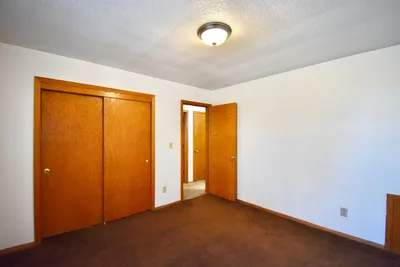 102 5th Street East, Unit 10, photo 6 of 9