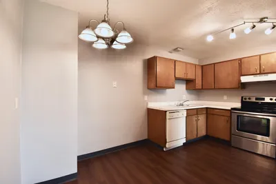 102 5th Street East, Unit 11, photo 3 of 11