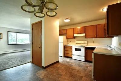 102 5th Street East, Unit 8, photo 2 of 11