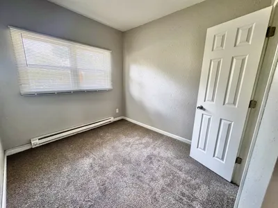 727 3rd Street North, Unit 2, photo 3 of 6