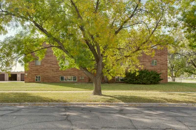 102 5th Street East, Unit 1, photo 12 of 12
