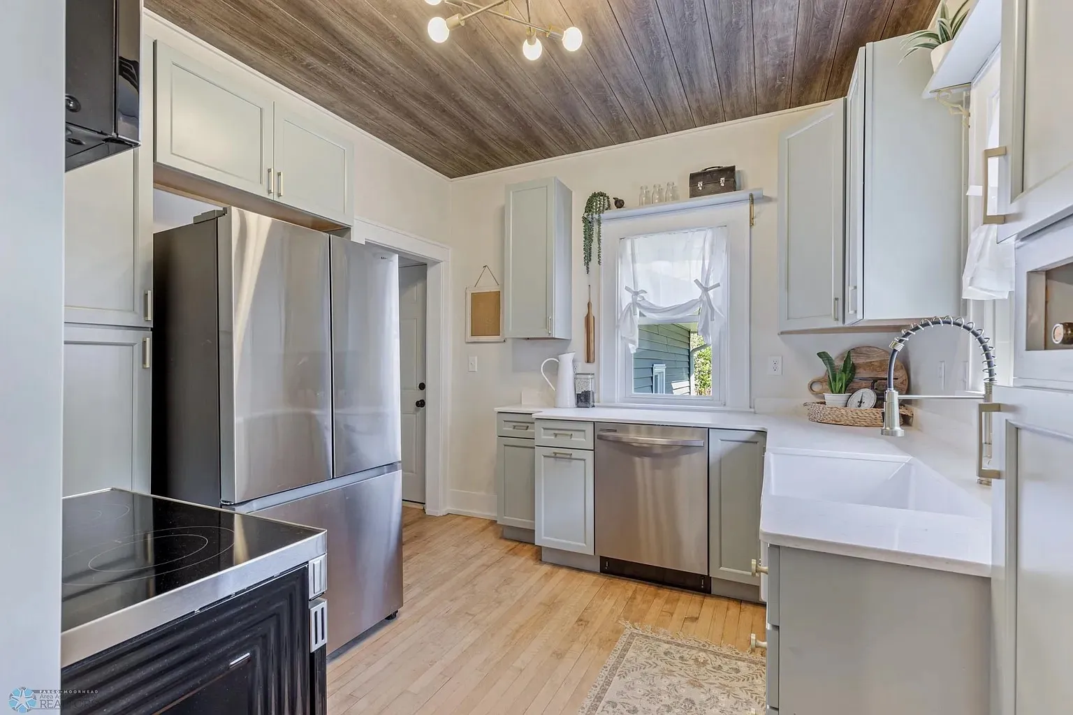 1545 4th Avenue South, photo 1 of 12