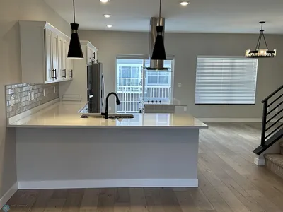 5827 41st Street South, photo 2 of 9