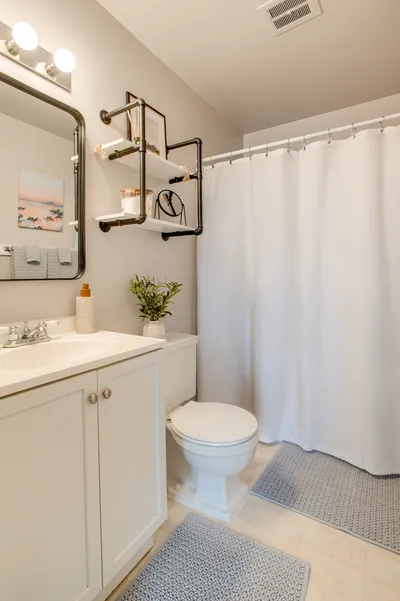 407 4th Avenue East, Unit 3, photo 5 of 8
