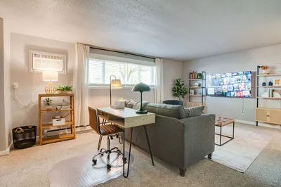 102 5th Street East, Unit 1, photo 5 of 12