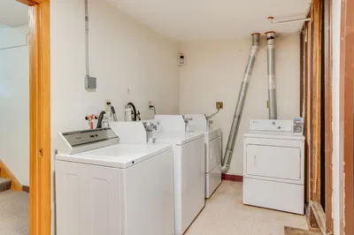 102 5th Street East, Unit 1, photo 11 of 12
