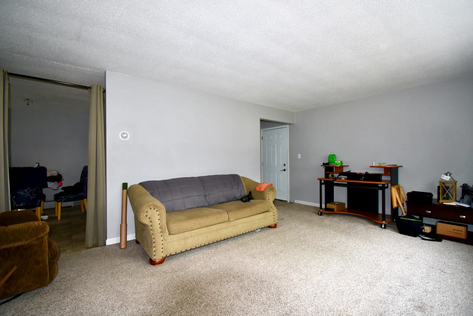 102 5th Street East, Unit 5, photo 1 of 4