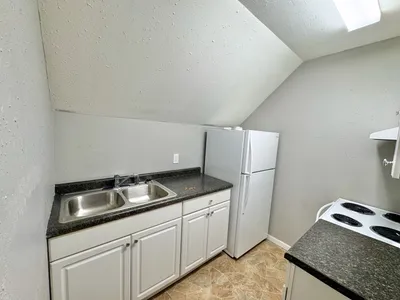 727 3rd Street North, Unit 1, photo 3 of 5