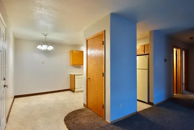 102 5th Street East, Unit 6, photo 7 of 10