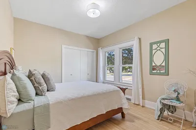 1545 4th Avenue South, photo 2 of 12