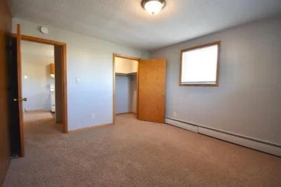 102 5th Street East, Unit 3, photo 6 of 10