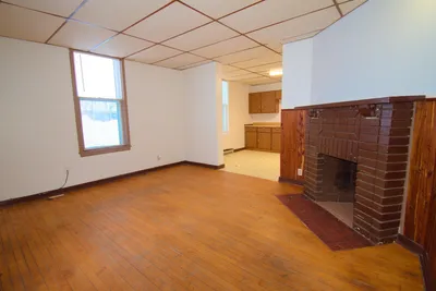 222 4th Street South, Unit 1, photo 2 of 8