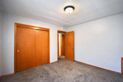 102 5th Street East, Unit 6, photo 6 of 10