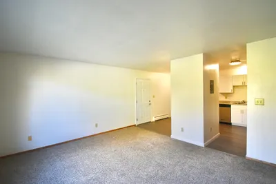 102 5th Street East, Unit 10, photo 4 of 9