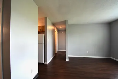 102 5th Street East, Unit 11, photo 4 of 11