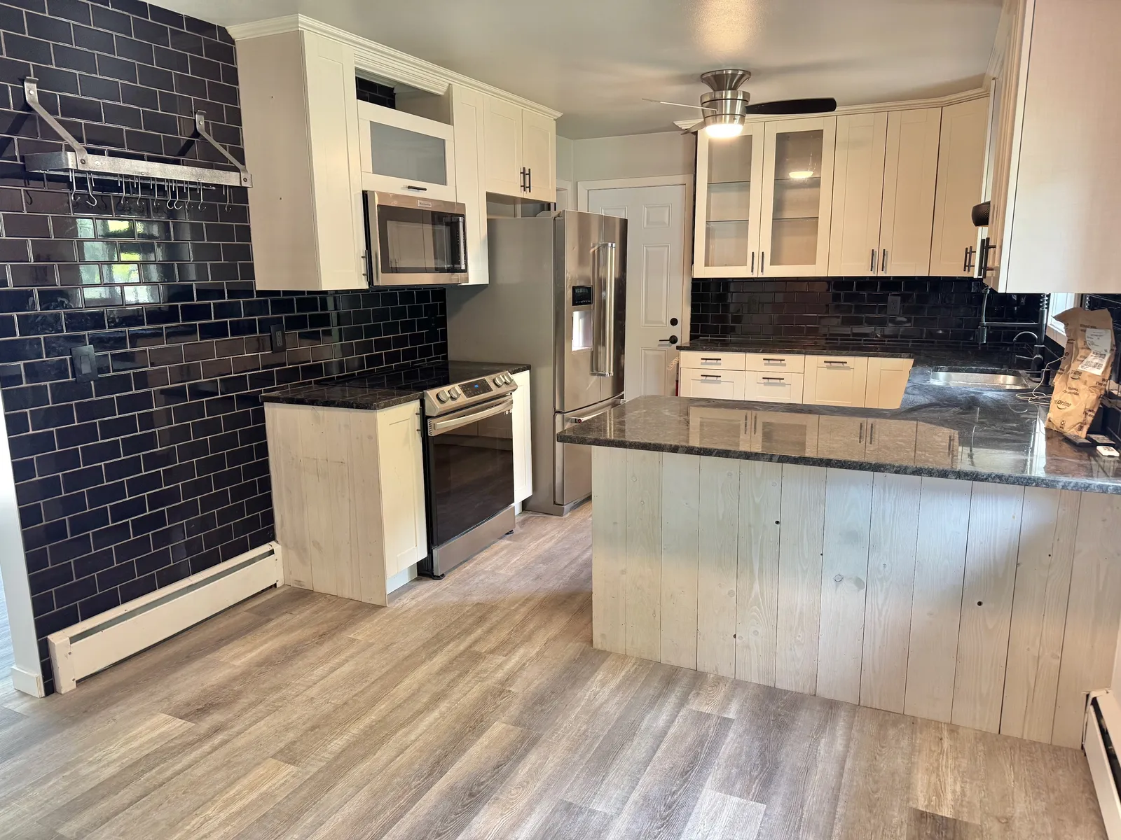 516 16th Street South, photo 1 of 9