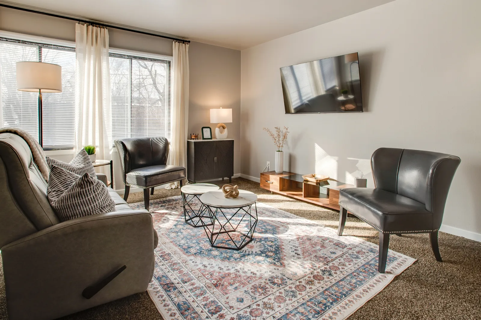 407 4th Avenue East, Unit 3, photo 1 of 8