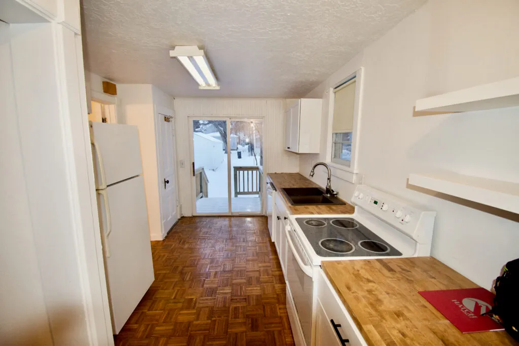 821 8th Street North, photo 1 of 11