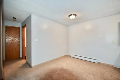 102 5th Street East, Unit 3, photo 7 of 10