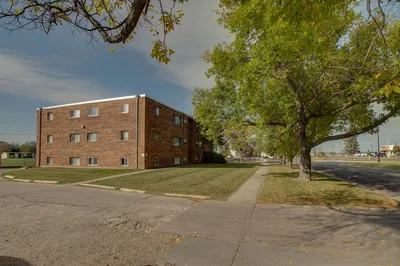 102 5th Street East, Unit 1, photo 10 of 12
